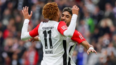 Omar Marmoush und Huko Ekitike von Eintracht Frankfurt jubeln