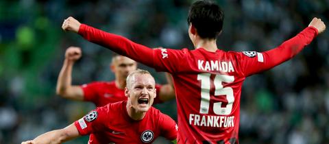 Rode und Kamada von Eintracht Frankfurt jubeln