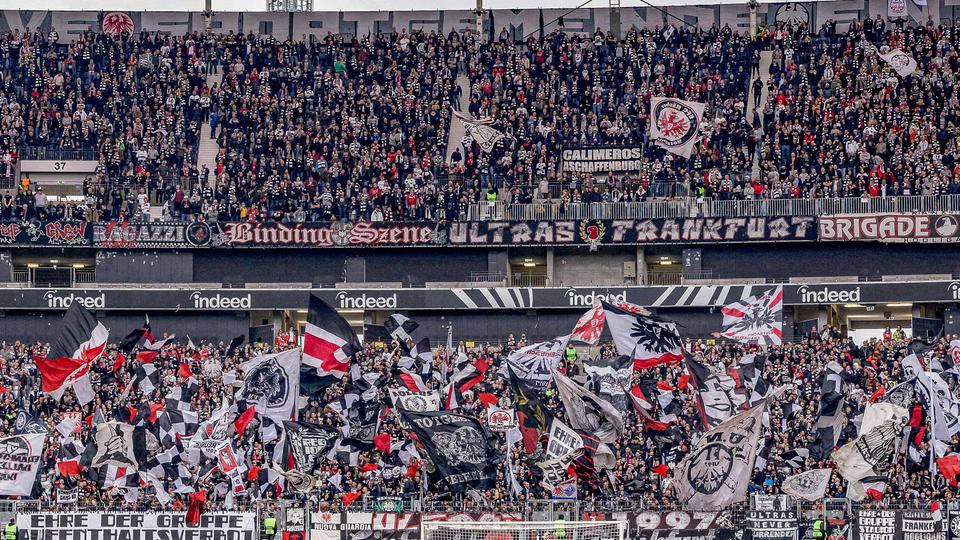 Stadion-Umbau Bei Eintracht Frankfurt: So Entstehen 20.000 Stehplätze ...