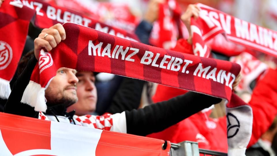 Mainz Sperrt Eintracht-Fans Aus Familien-Block Aus | Hessenschau.de ...