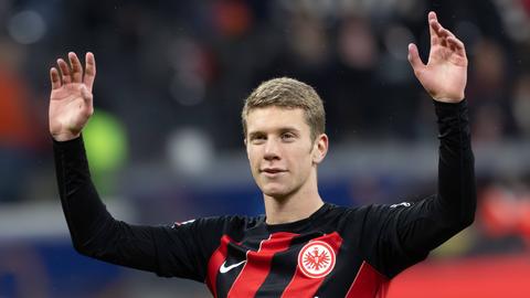 Elias Baum im Trikot von Eintracht Frankfurt