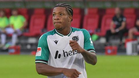 Jessic Ngankam im Trikot von Hannover 96