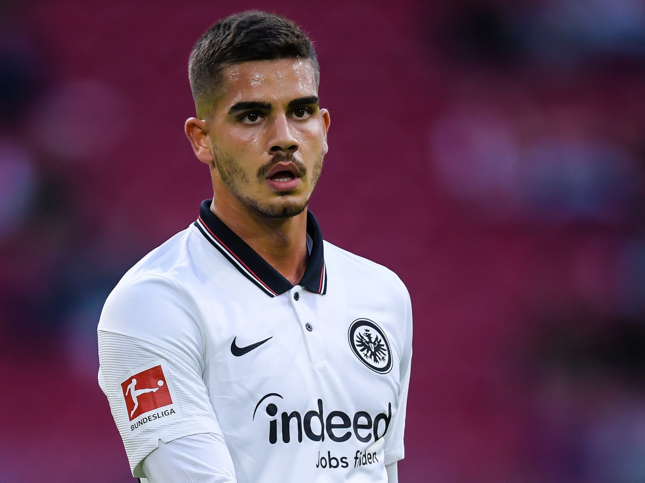 Eintracht Frankfurt Verpflichtet Sturmer Andre Silva Fest Hessenschau De Eintracht Frankfurt