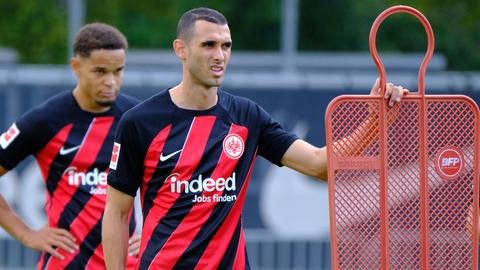 Ellyes Skhiri beim Trainingsauftakt der Eintracht