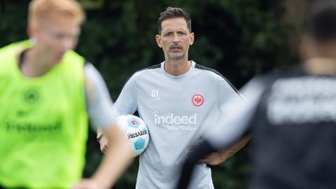 Dino Toppmöller geht in seine zweite Saison mit der Eintracht.