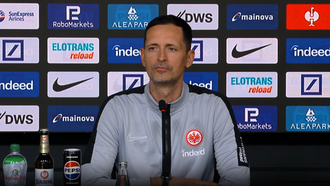 Dino Toppmöller auf der Pressekonferenz