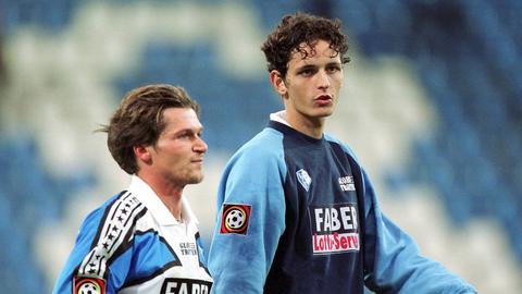 Eintracht-Trainer Dino Toppmöller (rechts) machte einst 13 Spiele für den VfL Bochum.