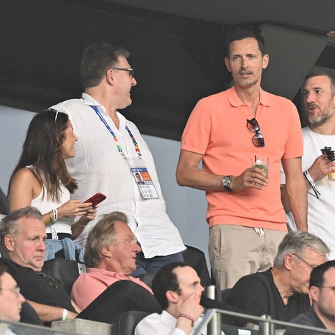 Ungewohnte Rolle: Dino Toppmöller als Zuschauer eines EM-Spiels im Waldstadion.