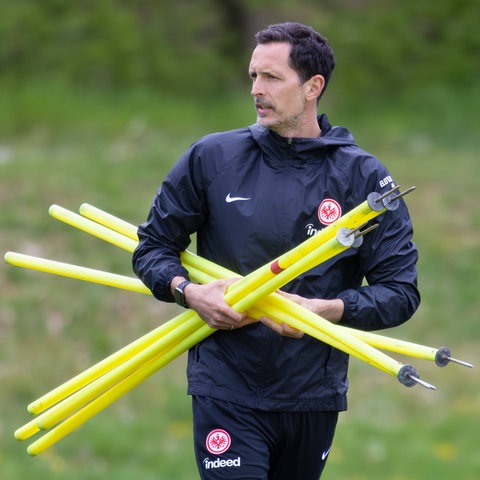 Eintracht-Trainer Dino Toppmöller.