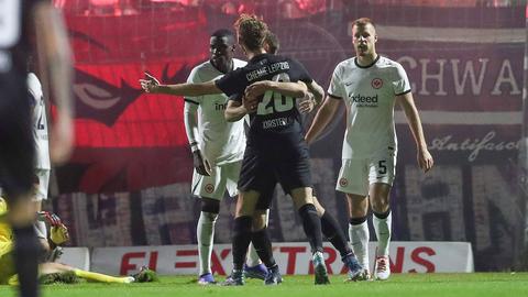 Florian Kirstein bejubelt das 1:0 von Leipzig. 