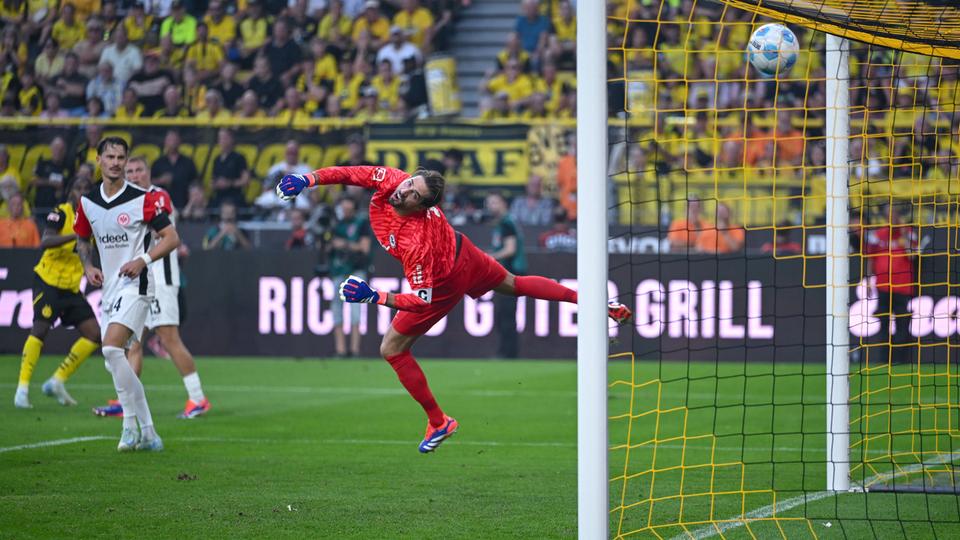 Eintracht Frankfurt verliert ungl&uuml;cklich in Dortmund