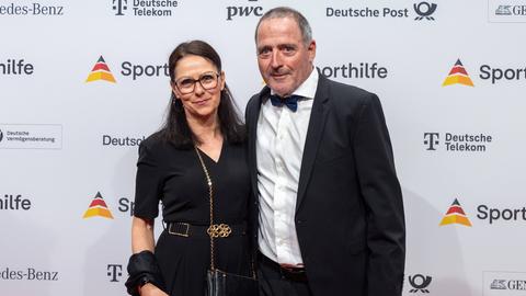 Ivonne Bein und Uwe Bein stehen auf dem Roten Teppich.