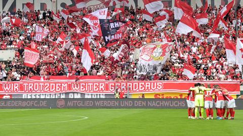 Offenbacher Zusammenhalt beim Heimspiel gegen den FSV Frankfurt.