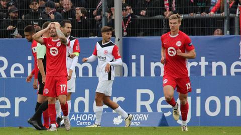 Szene aus der Partie Kickers gegen Eintracht