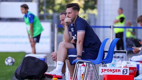 TSV Steinbach Haiger - Trainer  Daniel Wilde nachdenklich