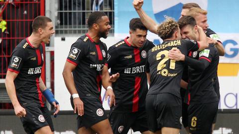 Jubel beim SV Wehen Wiesbaden