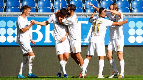 Der SV Wehen Wiesbaden will auch in München wieder jubeln.