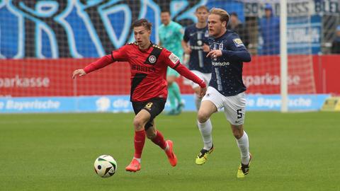 SVWW-Profi Nick Bätzner (links) im Spiel gegen 1860 München.