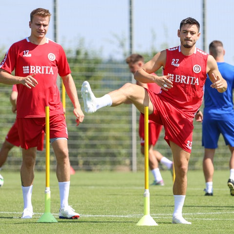 Florian Carstens und Nico Rieble vom SV Wehen Wiesbaden in der Saisonvorbereitung