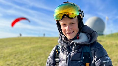 Gleitschirmflieger Linus Schubert auf der Wasserkuppe