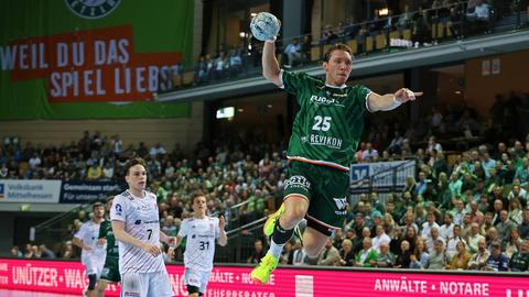 Justin Müller von der HSG Wetzlar im Spiel gegen Hamburg