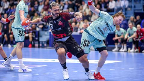 Rogerio Moraes von der MT Melsungen im Spiel in Gummersbach