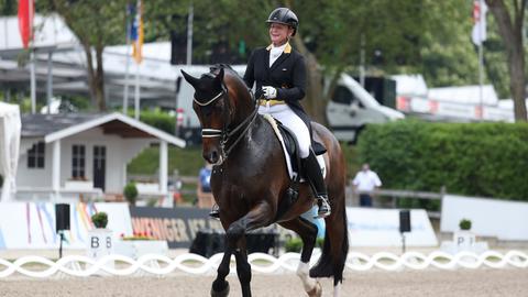 Stute Von Olympiasiegerin Schneider Stirbt Nach Sturz Bei Siegerehrung Hessenschau De Mehr Sport