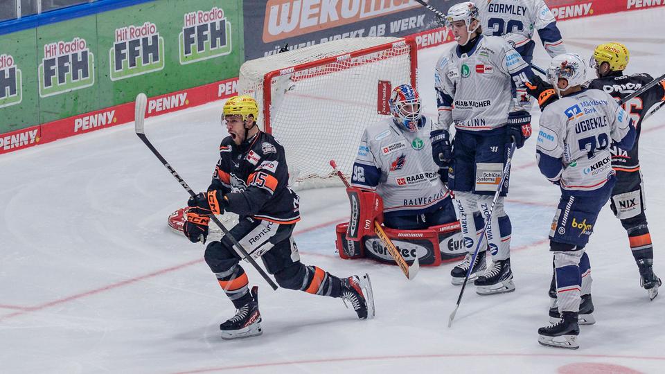 https://www.hessenschau.de/sport/mehr-sport/eishockey-loewen-jubel-100~_t-1731617507533_v-16to9.jpg