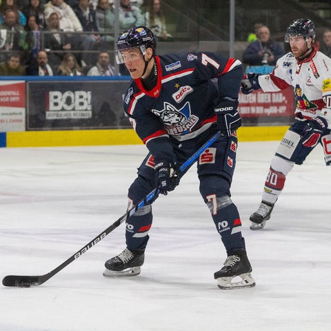 Joel Keussen von den Kassel Huskies im ersten Playoff-Spiel gegen Freiburg