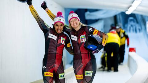 Deborah Levi und Laura Nolte feiern den ersten Platz