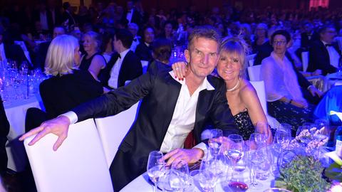 Michael Groß mit Ehefrau Illona 2023 beim Sportpresseball in Frankfurt