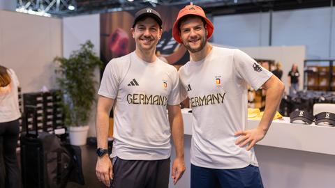 Timo Boll und Dimitrij Ovtcharov bei der Einkleidung für Olympia in Paris