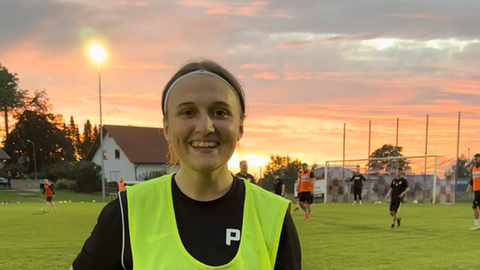 Priscilla Gelhard auf dem Sportplatz in Dalherda