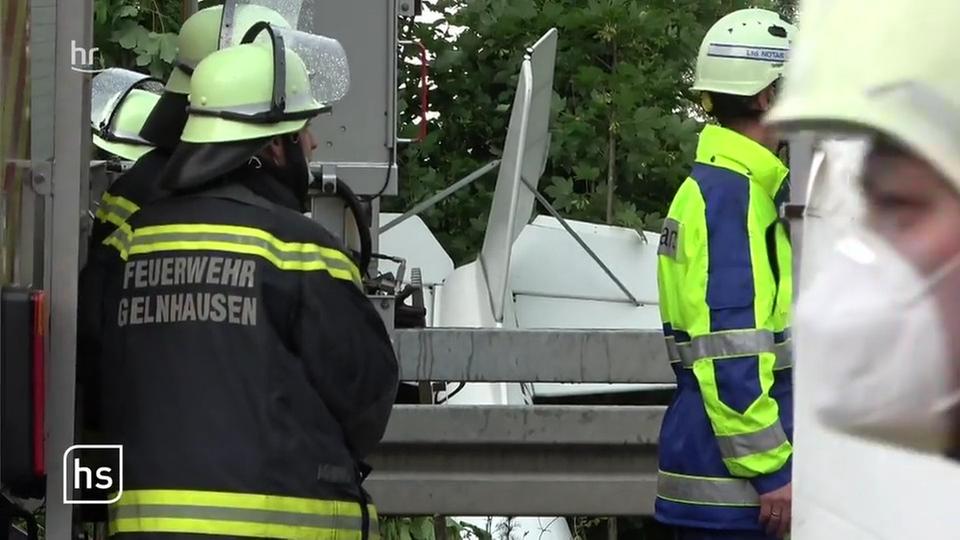 Video: Zwei Tote bei Flugzeugabsturz | hessenschau.de | TV ...