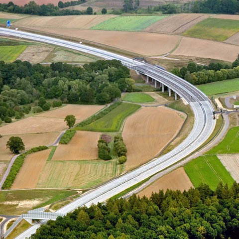 A49 Lückenschluss mit Talbrücke Biedenbacher Teiche 