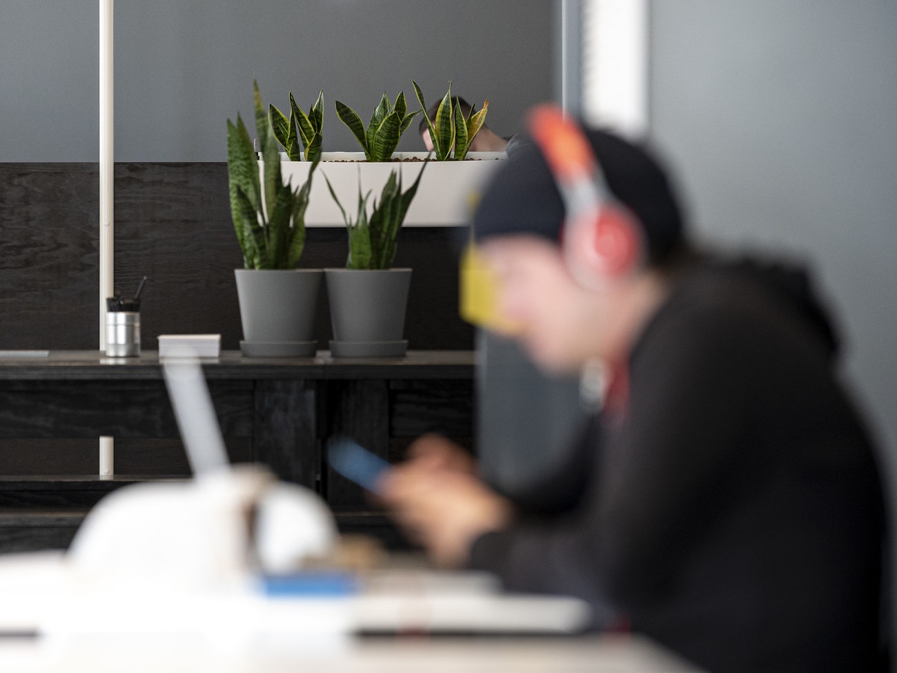 Trotz Hoher Corona Zahlen Viele Arbeiten Im Buro Statt Im Homeoffice Hessenschau De Wirtschaft