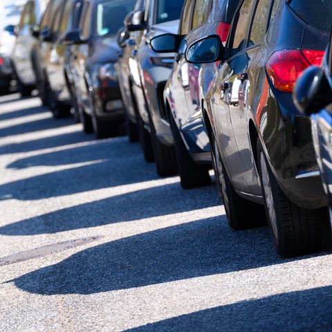 Anwohnerparken: So sehr steigen die Gebühren in den Städten - AUTO
