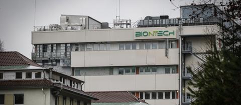 Biontech Darf Seinen Corona Impfstoff Jetzt In Marburg Herstellen Hessenschau De Gesellschaft