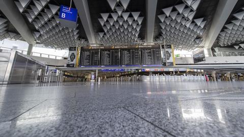 Terminal 1 des Flughafens Frankfurt ohne Menschen