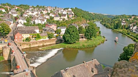 Die Lahn bei Burg Dehrn