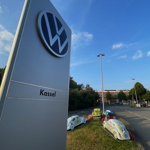 Zufahrt zum VW-Werk in Baunatal (Kassel)